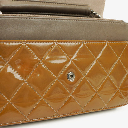 Chanel Wallet on Chain WOC aus gestepptem Lackleder