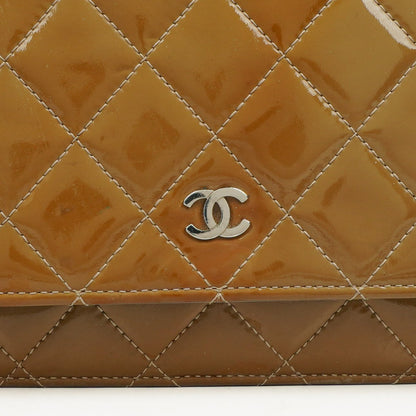 Chanel Wallet on Chain WOC aus gestepptem Lackleder