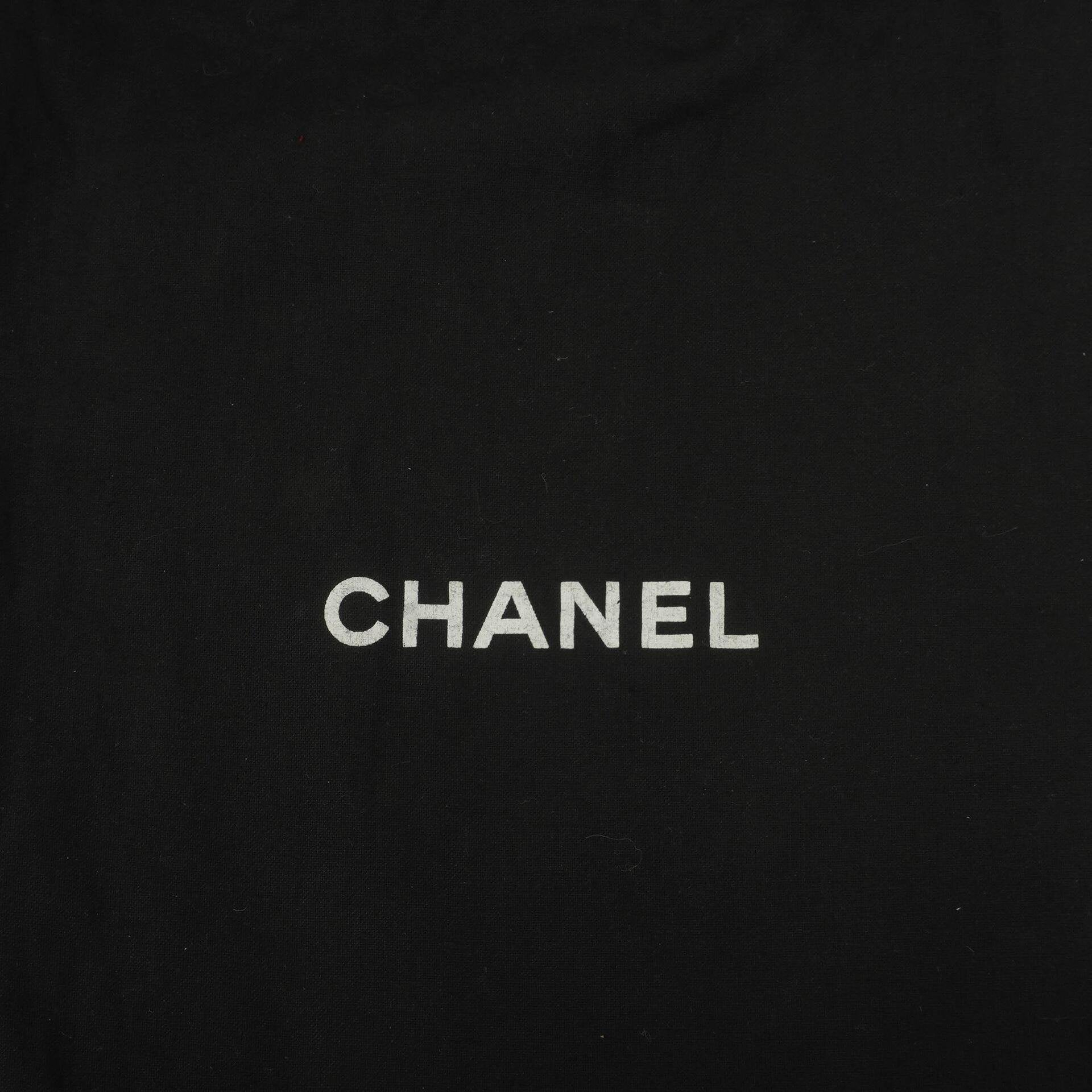 Chanel Wallet on Chain WOC aus gestepptem Lackleder