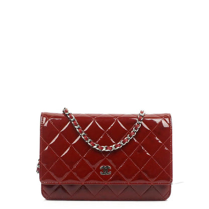Chanel Lack Gepolsterte Geldbörse mit Kette WOC Rot