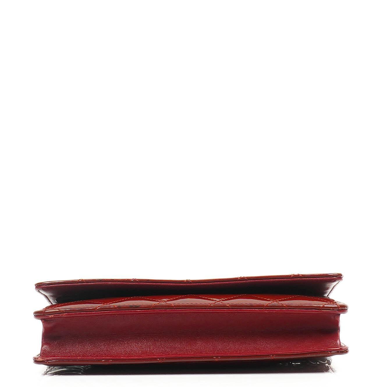 Chanel Lack Gepolsterte Geldbörse mit Kette WOC Rot