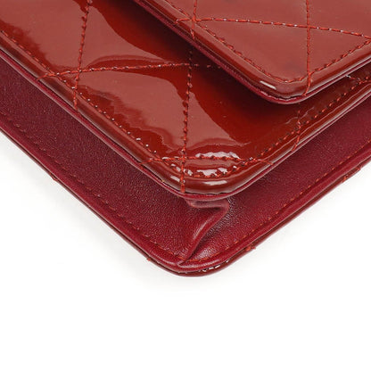 Chanel Lack Gepolsterte Geldbörse mit Kette WOC Rot