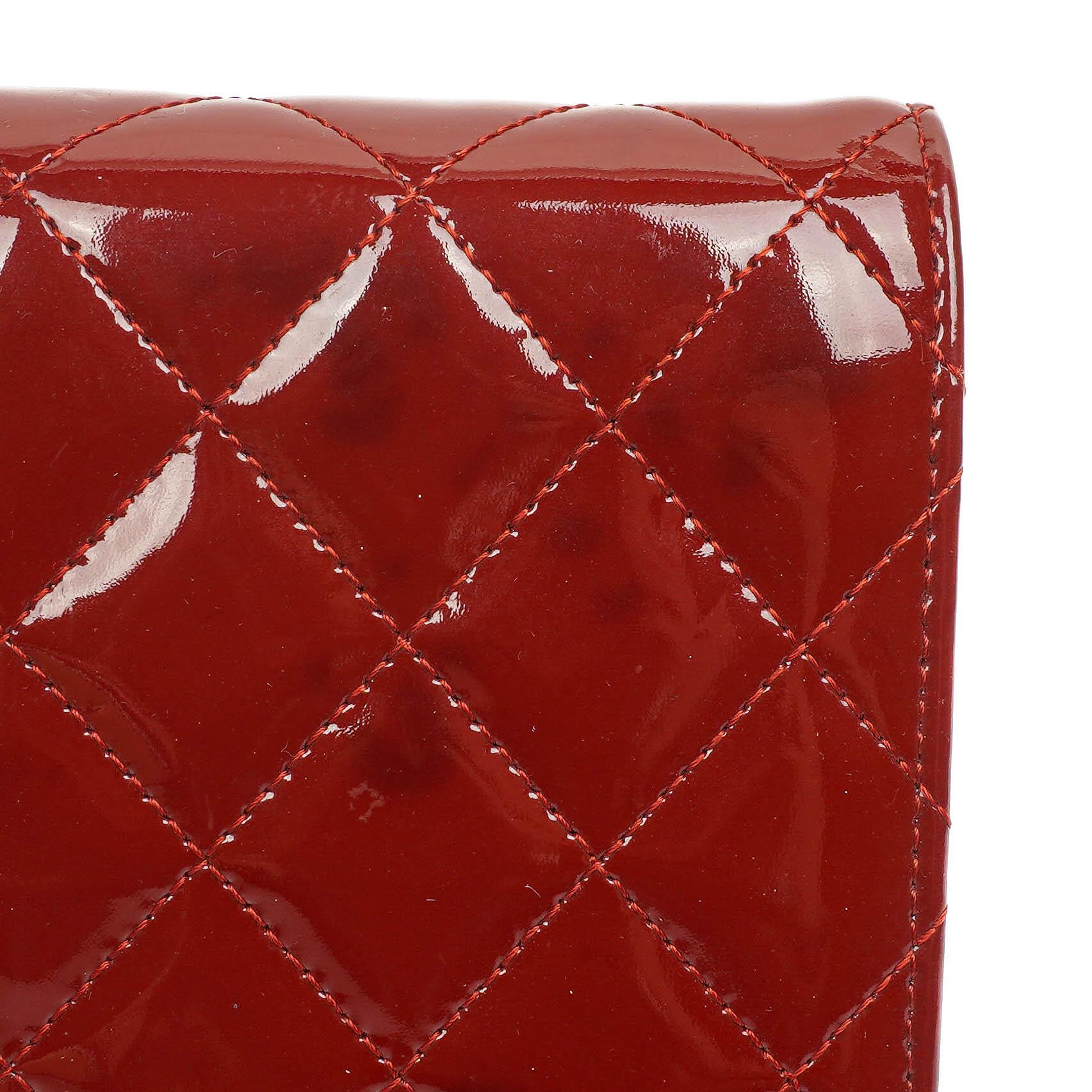 Chanel Lack Gepolsterte Geldbörse mit Kette WOC Rot