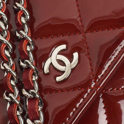 Chanel Lack Gepolsterte Geldbörse mit Kette WOC Rot