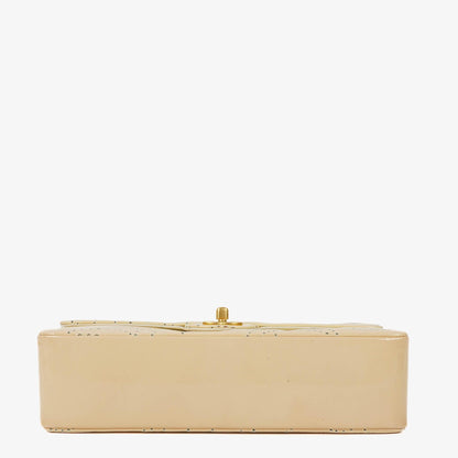 Chanel Perforierte Camellia Klappentasche