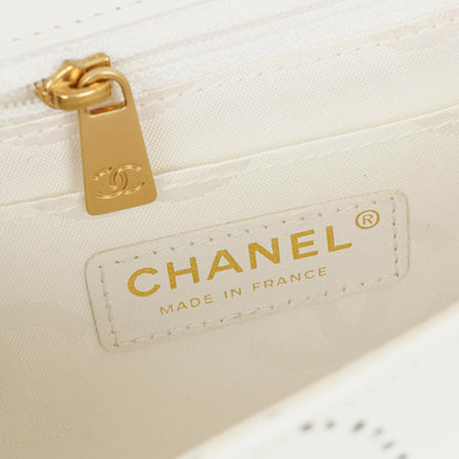 Chanel Perforierte Camellia Klappentasche