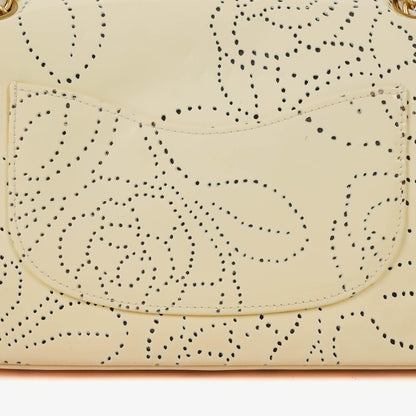 Chanel Perforierte Camellia Klappentasche