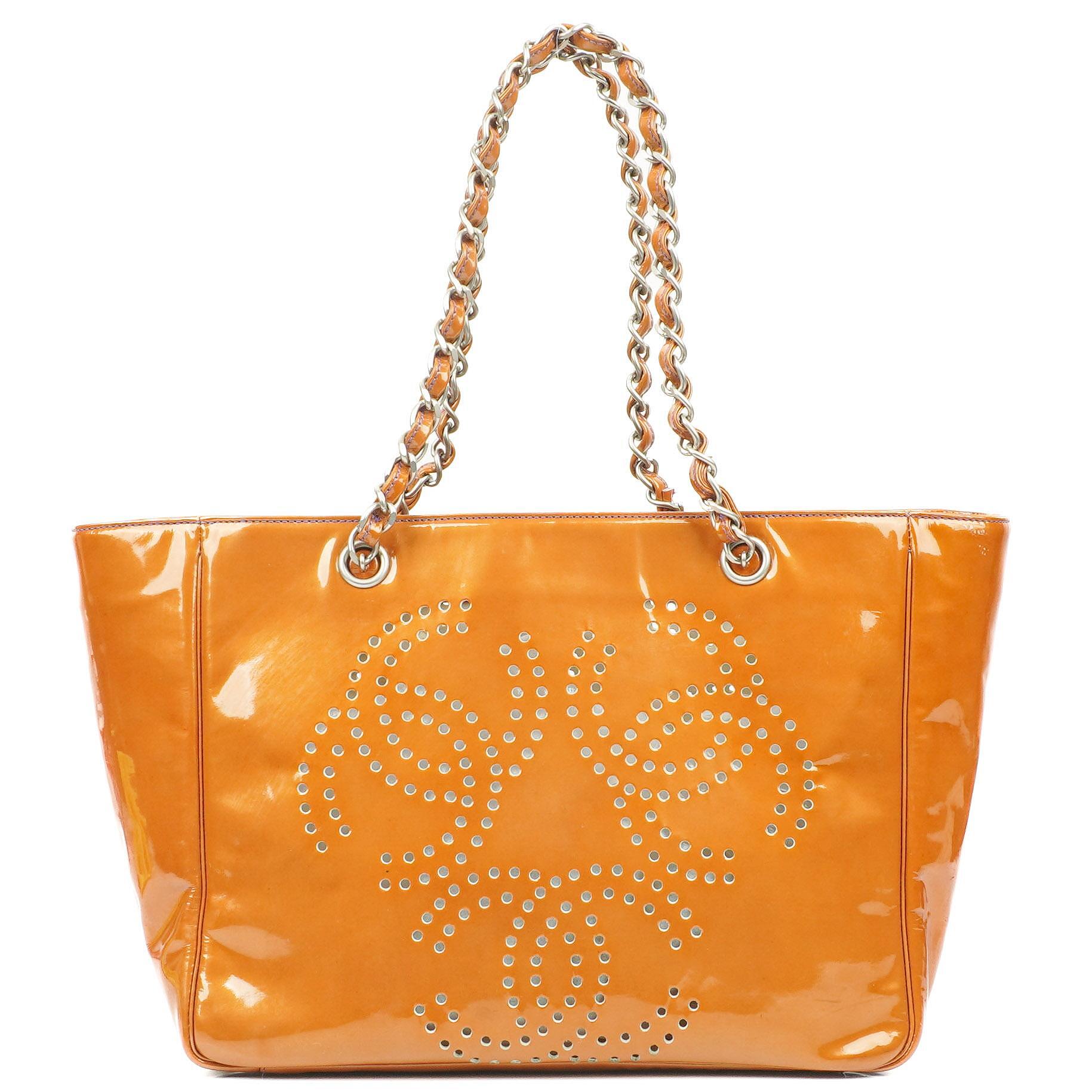 Chanel Perforated CC Shopping Tote aus Lackleder, 2000-2002