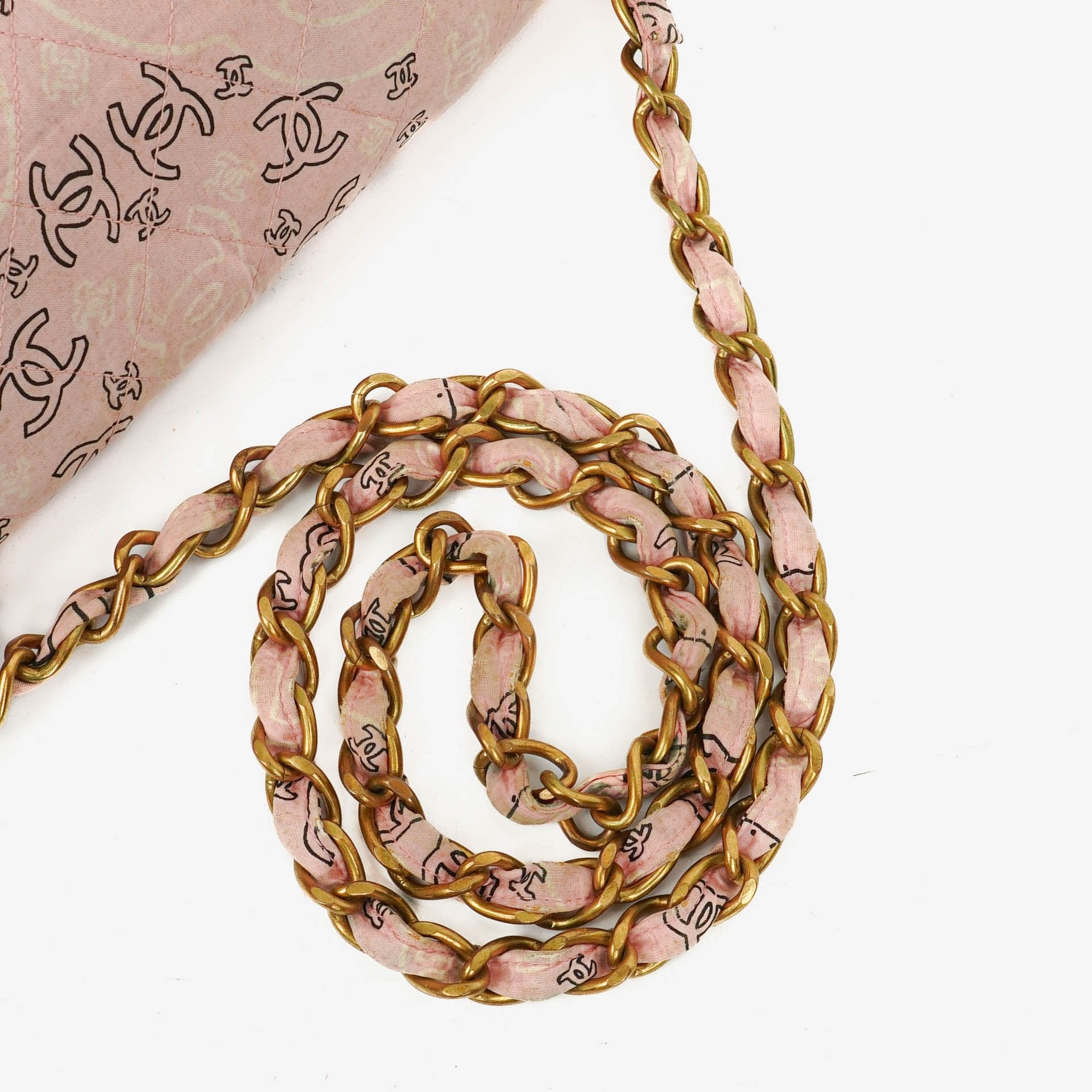 Chanel Maxi Single Flap Schultertasche aus pinkem Bandana Canvas