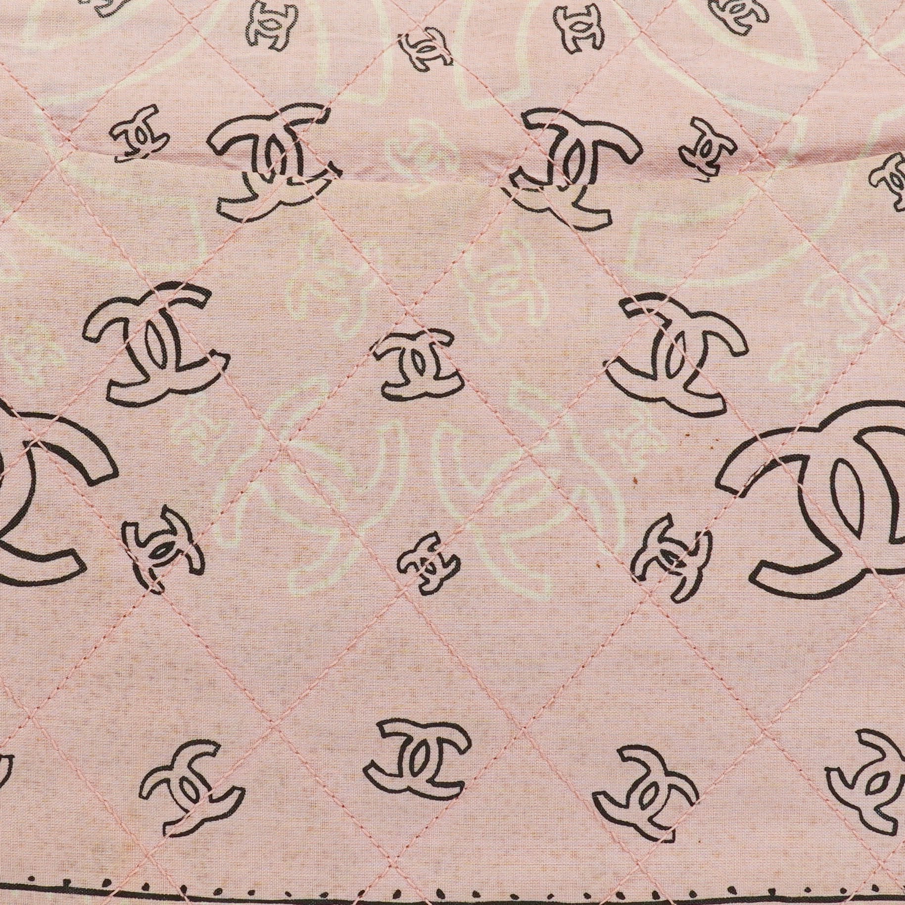 Chanel Maxi Single Flap Schultertasche aus pinkem Bandana Canvas
