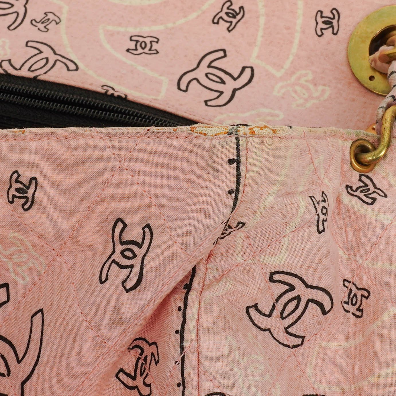 Chanel Maxi Single Flap Schultertasche aus pinkem Bandana Canvas