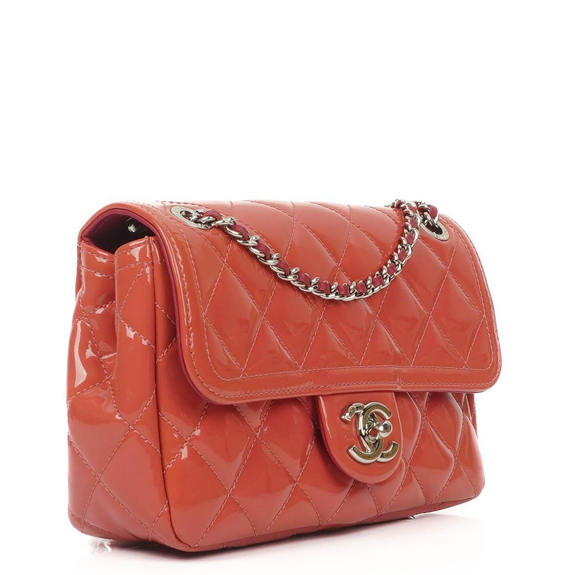 Chanel Classic Mini Flap Tasche aus rosa Lackkalbsleder