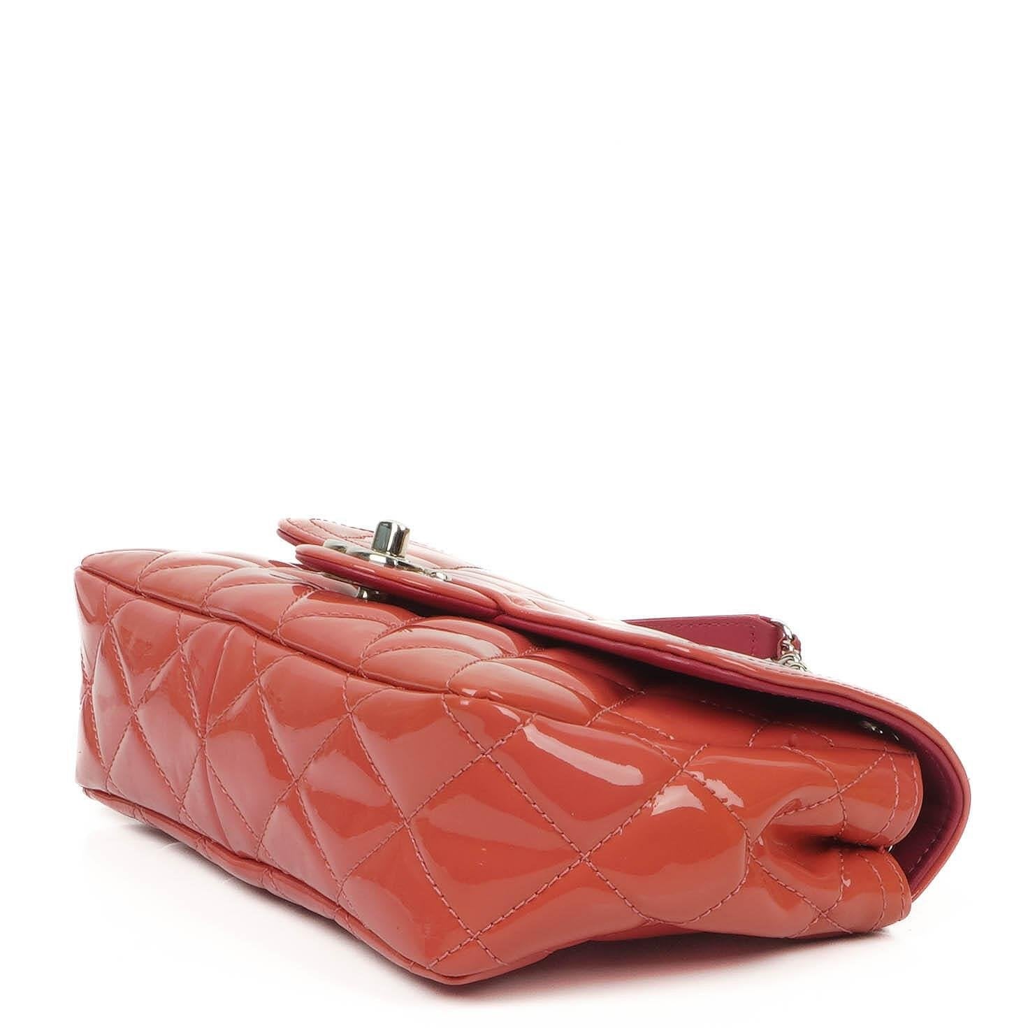 Chanel Classic Mini Flap Tasche aus rosa Lackkalbsleder