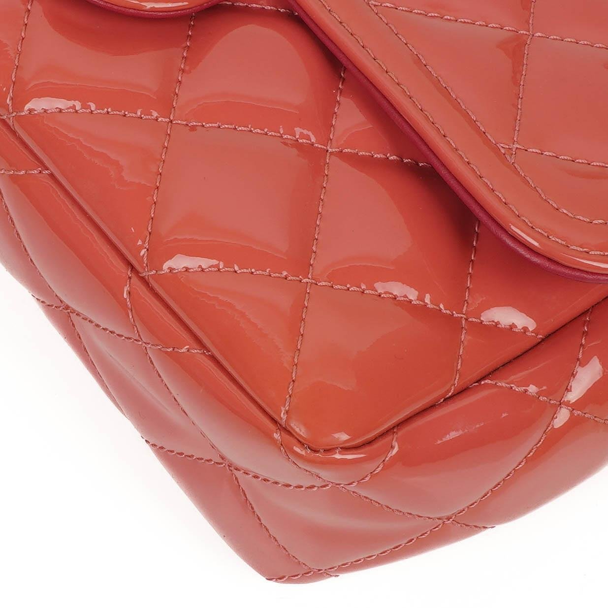Chanel Classic Mini Flap Tasche aus rosa Lackkalbsleder