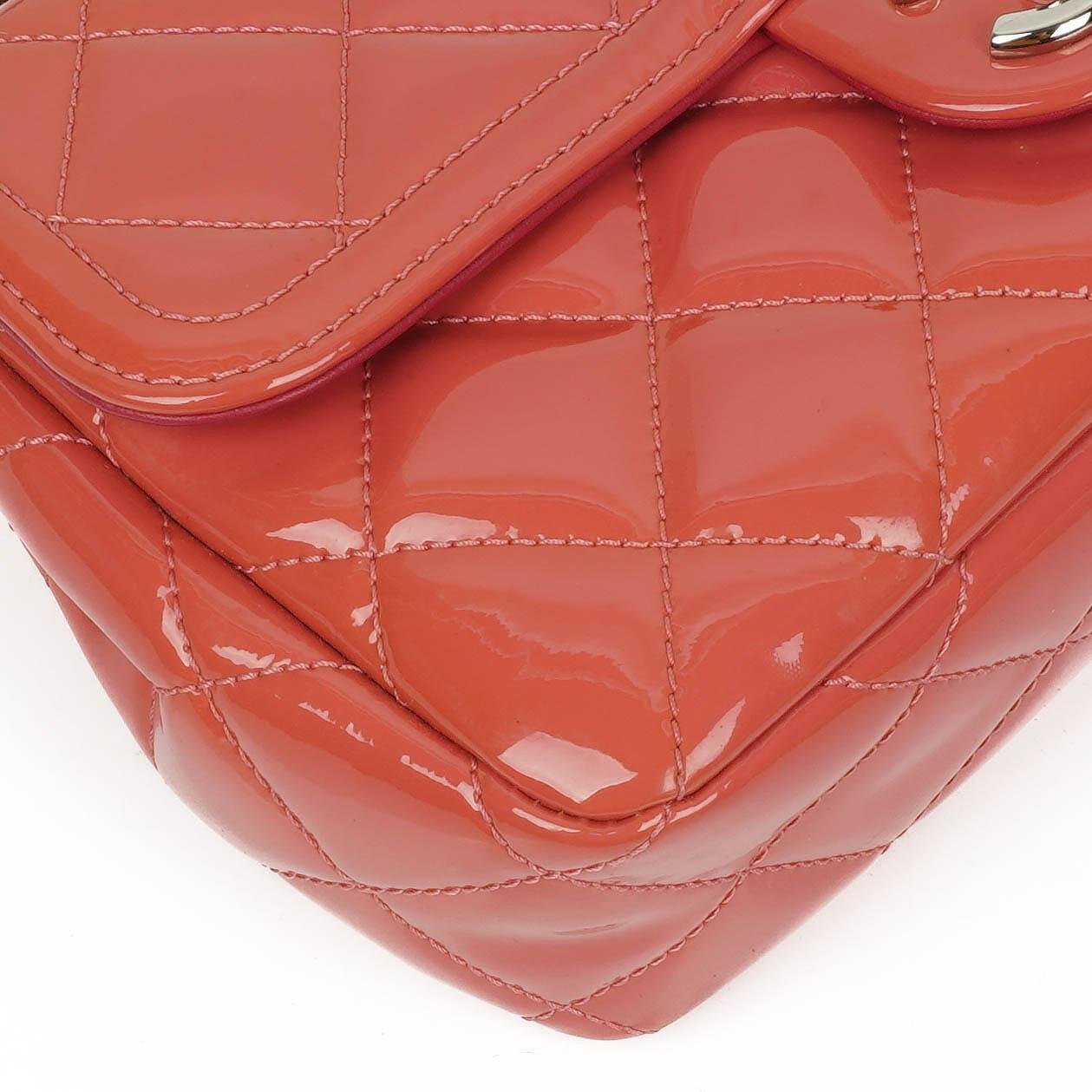 Chanel Classic Mini Flap Tasche aus rosa Lackkalbsleder