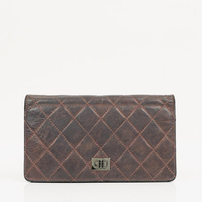 Chanel Lila Stepp-Altes Kalbsleder Reissue 2.55 Yen Geldbörse