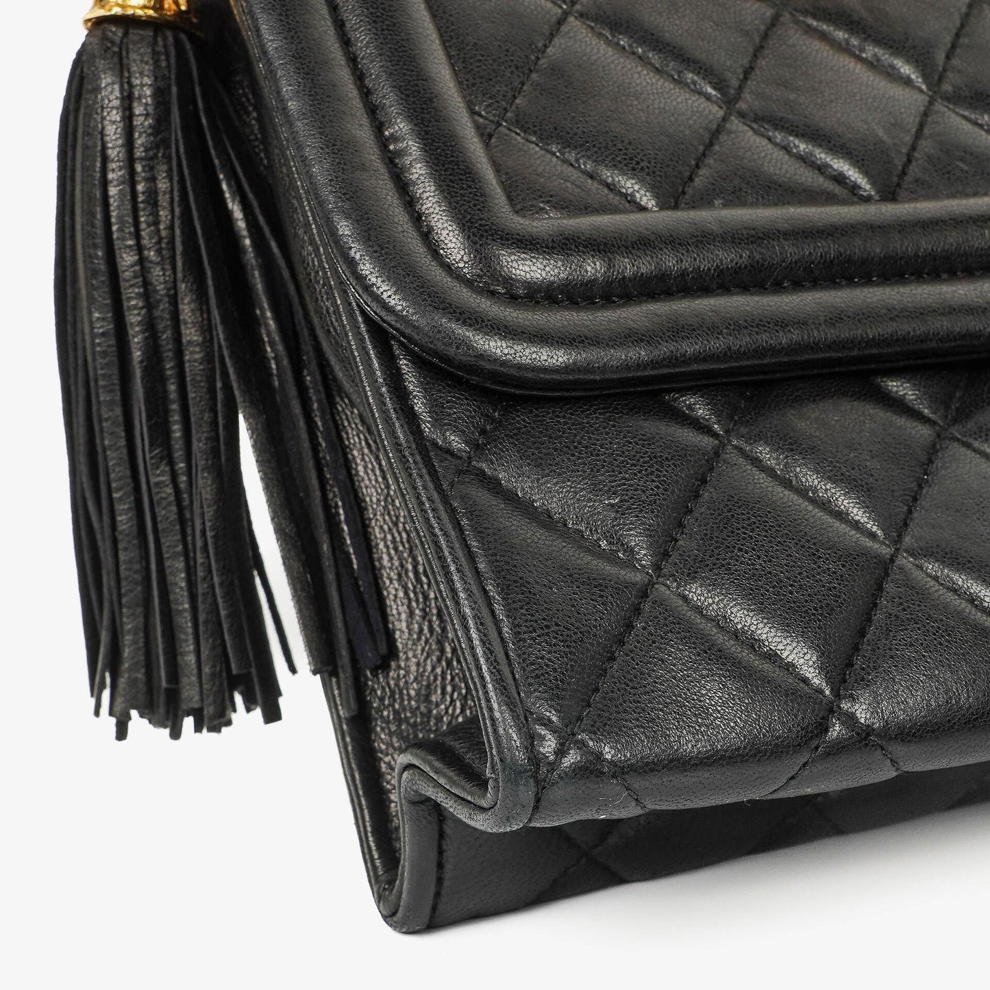 Chanel Vintage Tassel Flap Tasche aus schwarzem gestepptem Lammleder