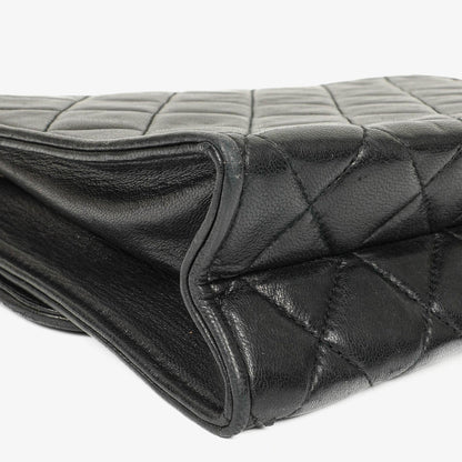 Chanel Vintage Tassel Flap Tasche aus schwarzem gestepptem Lammleder