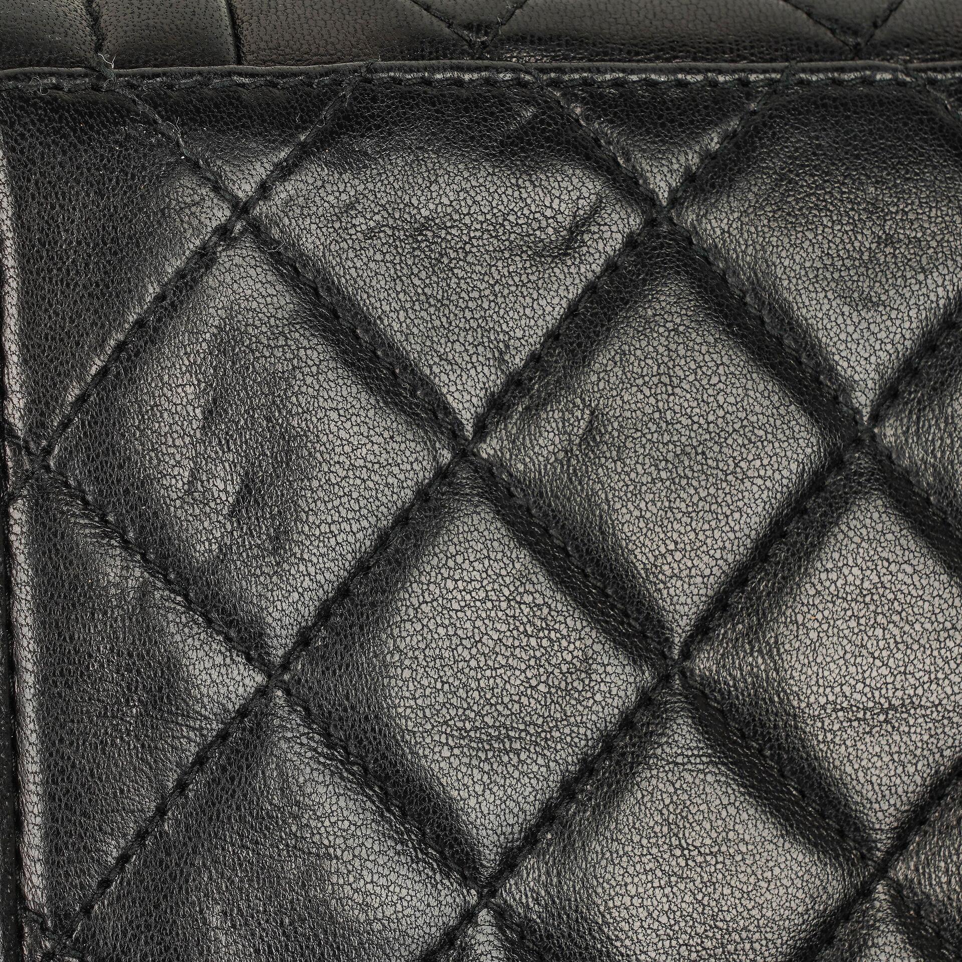 Chanel Vintage Tassel Flap Tasche aus schwarzem gestepptem Lammleder