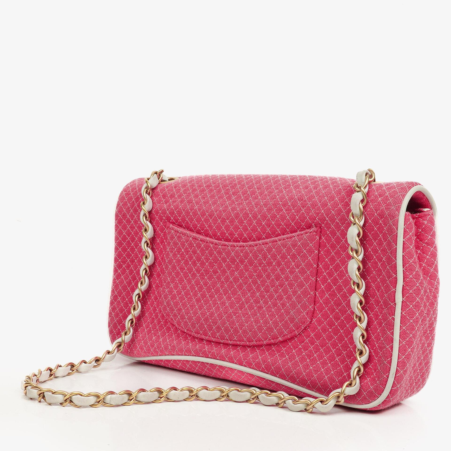 Chanel Single Flap Bag aus gestepptem Jersey in Pink und Weiß