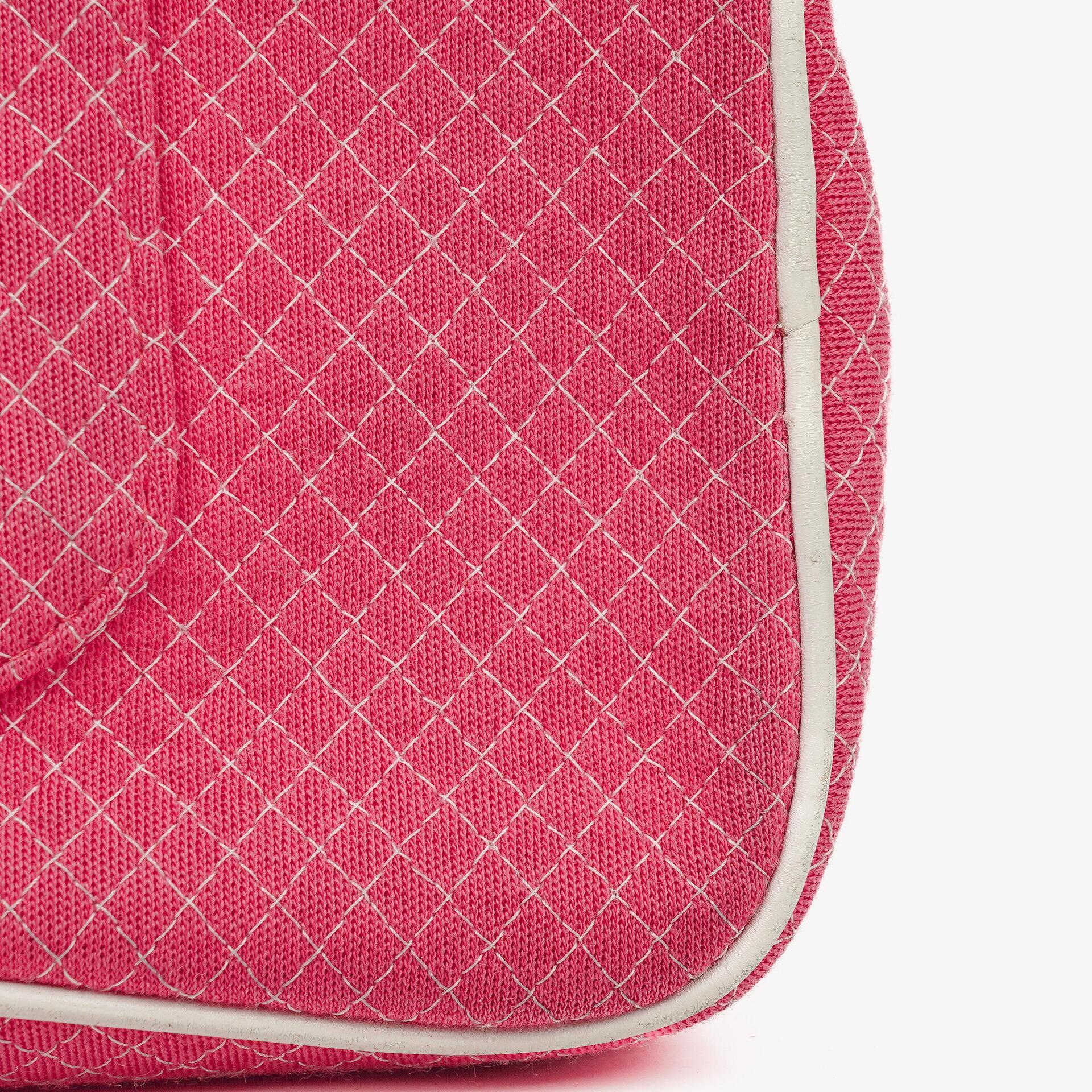 Chanel Single Flap Bag aus gestepptem Jersey in Pink und Weiß