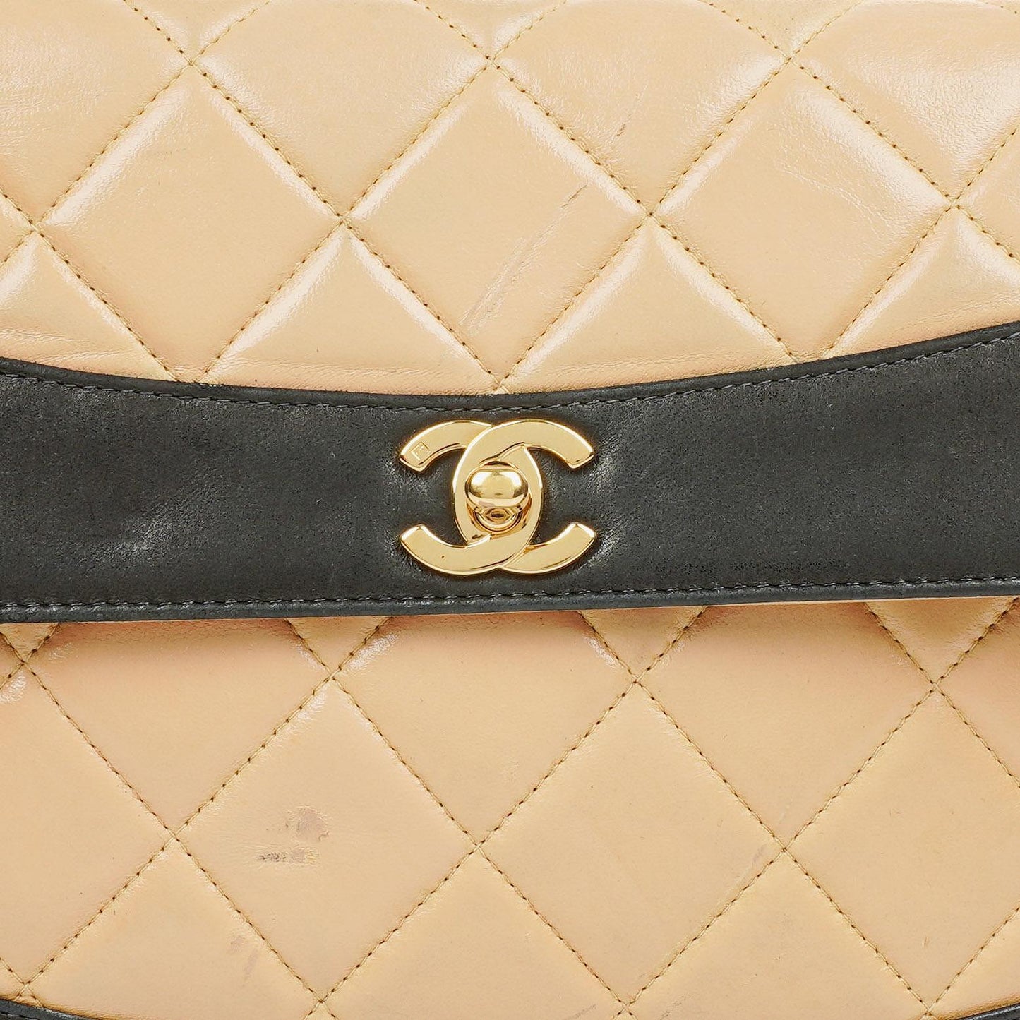 Chanel Gestepptes Lammleder Beige Schwarz Single Flap