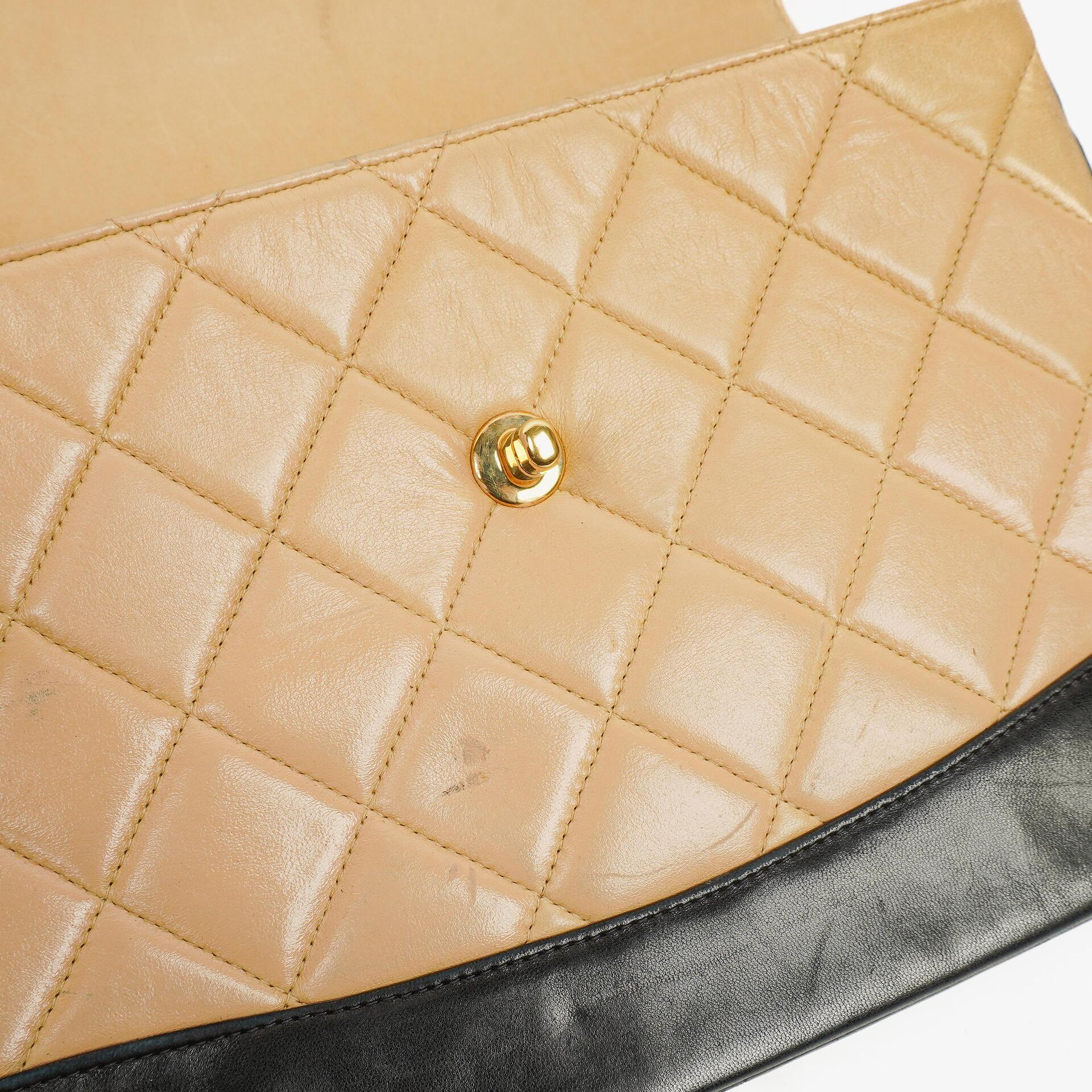 Chanel Gestepptes Lammleder Beige Schwarz Single Flap