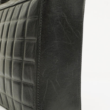 Chanel Chocolate Bar Schultertasche aus schwarzem gestepptem Lammleder
