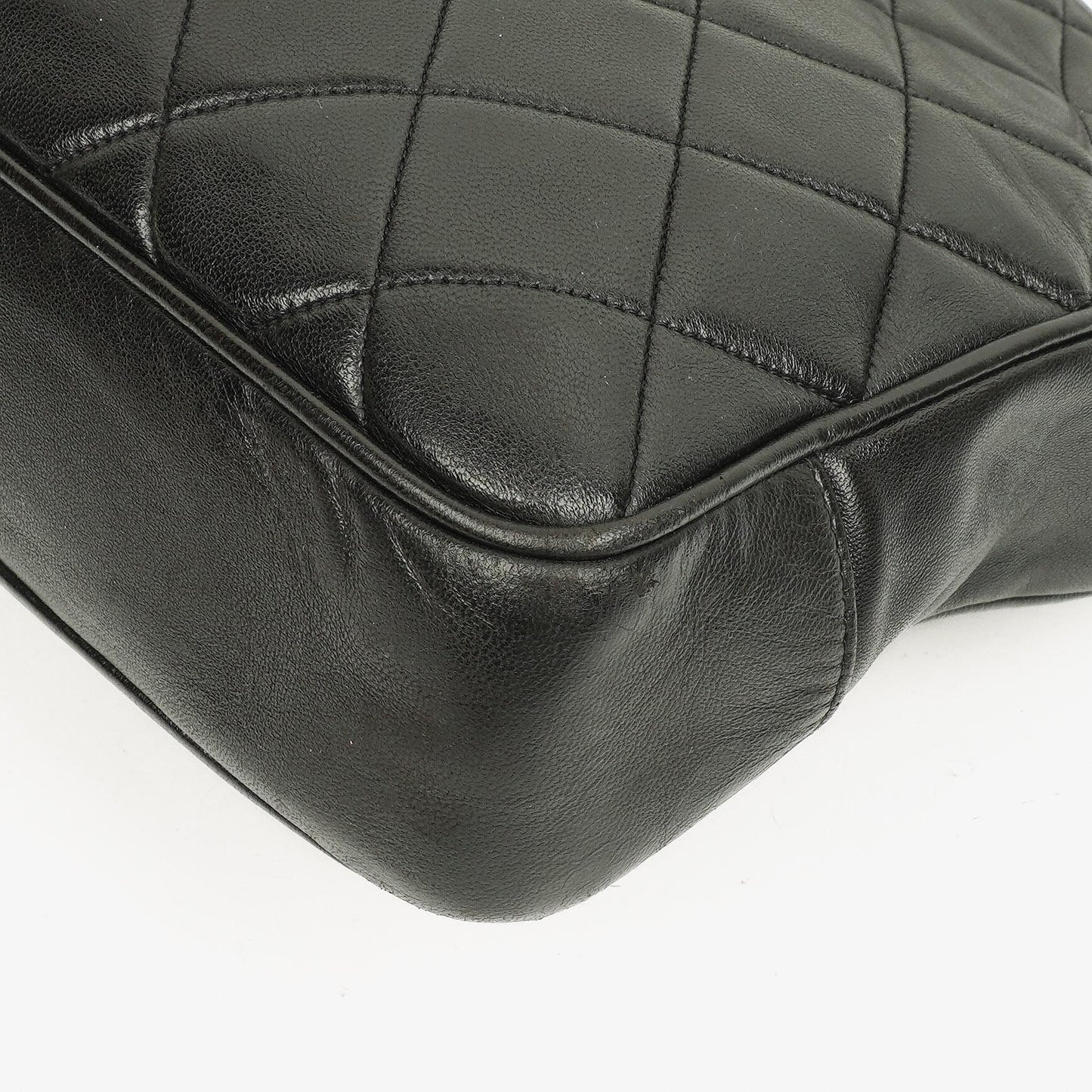 Chanel schwarze gesteppte Shopping-Tote aus Lammleder