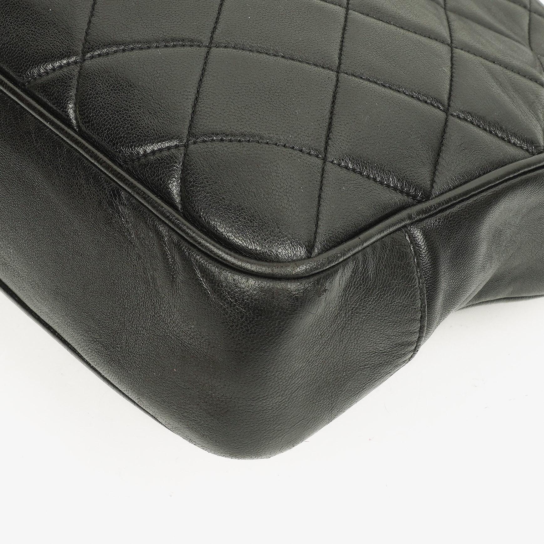 Chanel schwarze gesteppte Shopping-Tote aus Lammleder