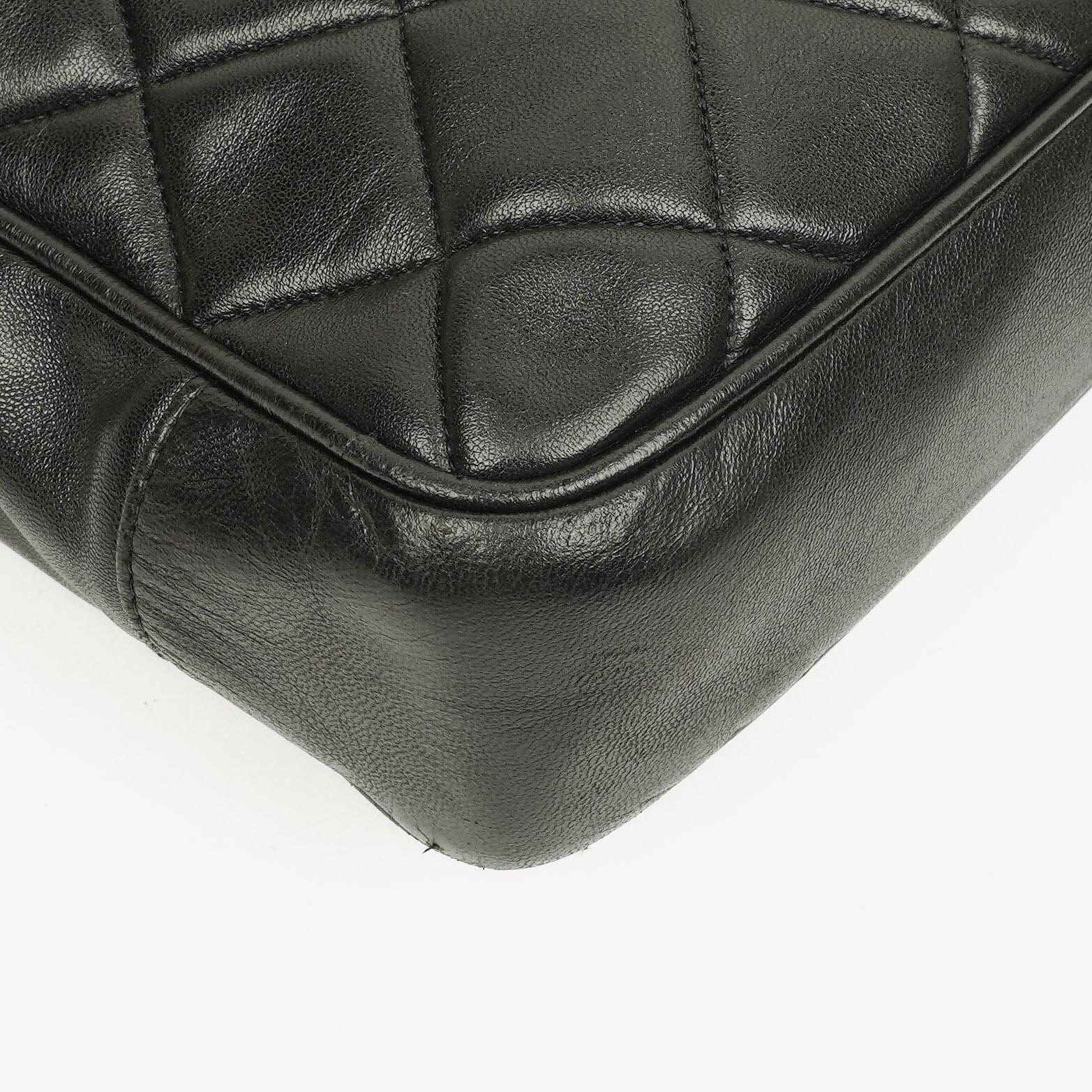 Chanel schwarze gesteppte Shopping-Tote aus Lammleder