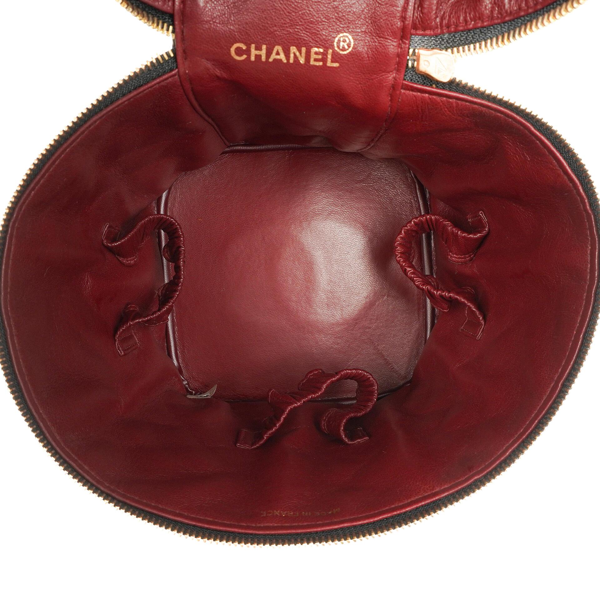 Chanel Dunkelbraune Stepp-Leder Kosmetiktasche