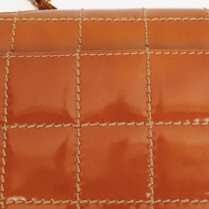 Chanel Chocolate Bar Flap Tasche aus gestepptem Patentleder