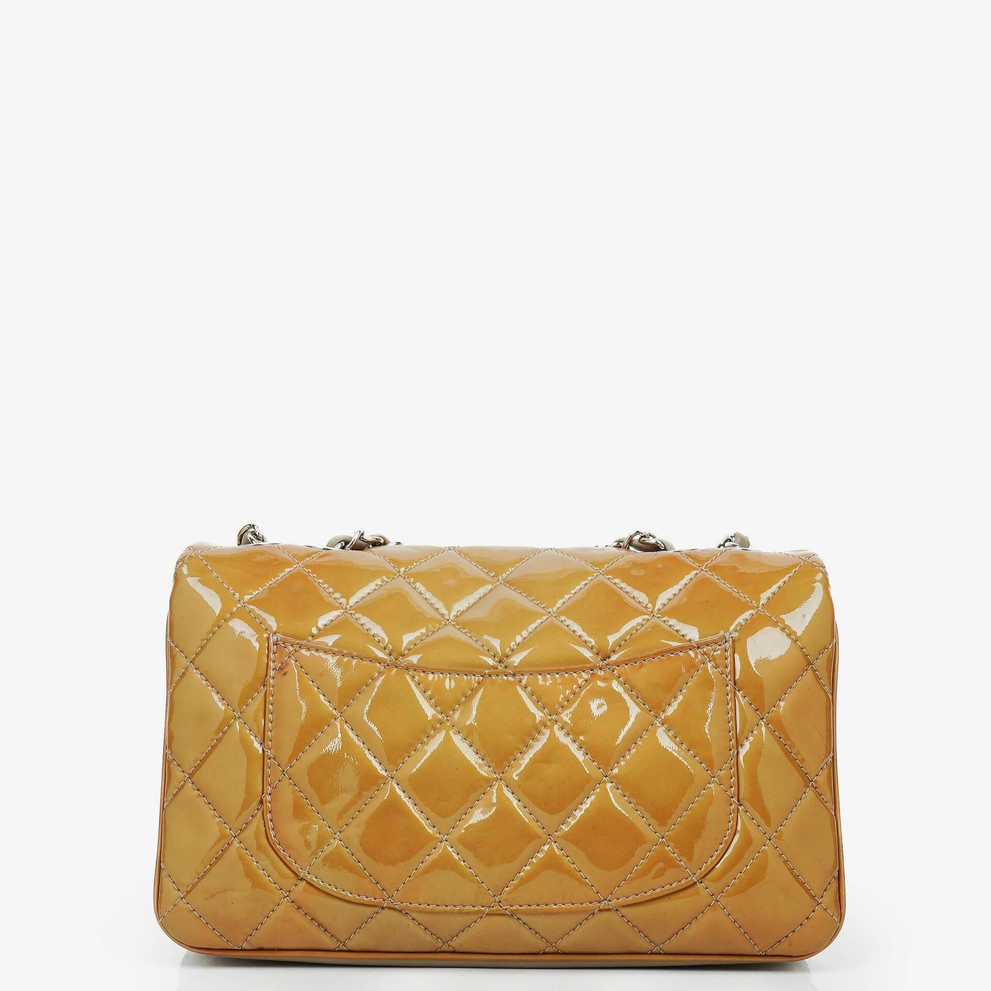 Chanel Flap Bag aus gestepptem Lackleder mit silberfarbener Hardware