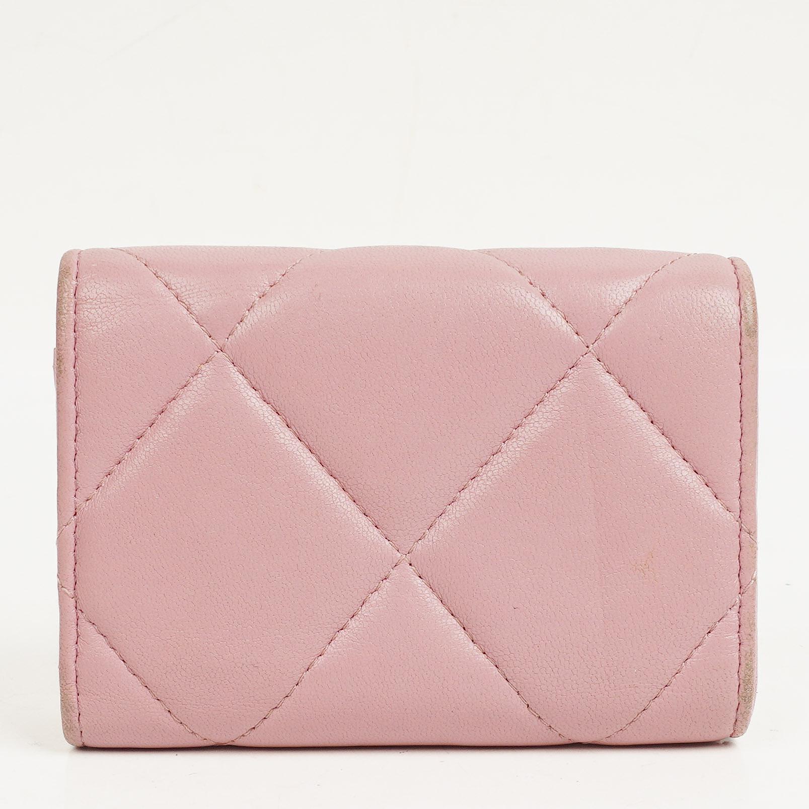 Chanel 19 Kleine Flap Geldbörse in Pink, gesteppt