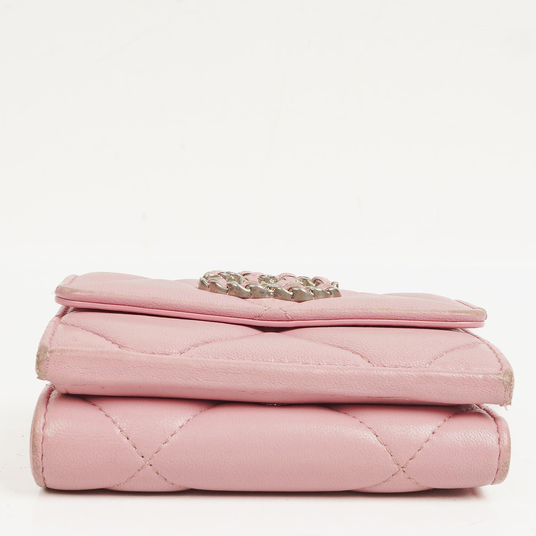 Chanel 19 Kleine Flap Geldbörse in Pink, gesteppt