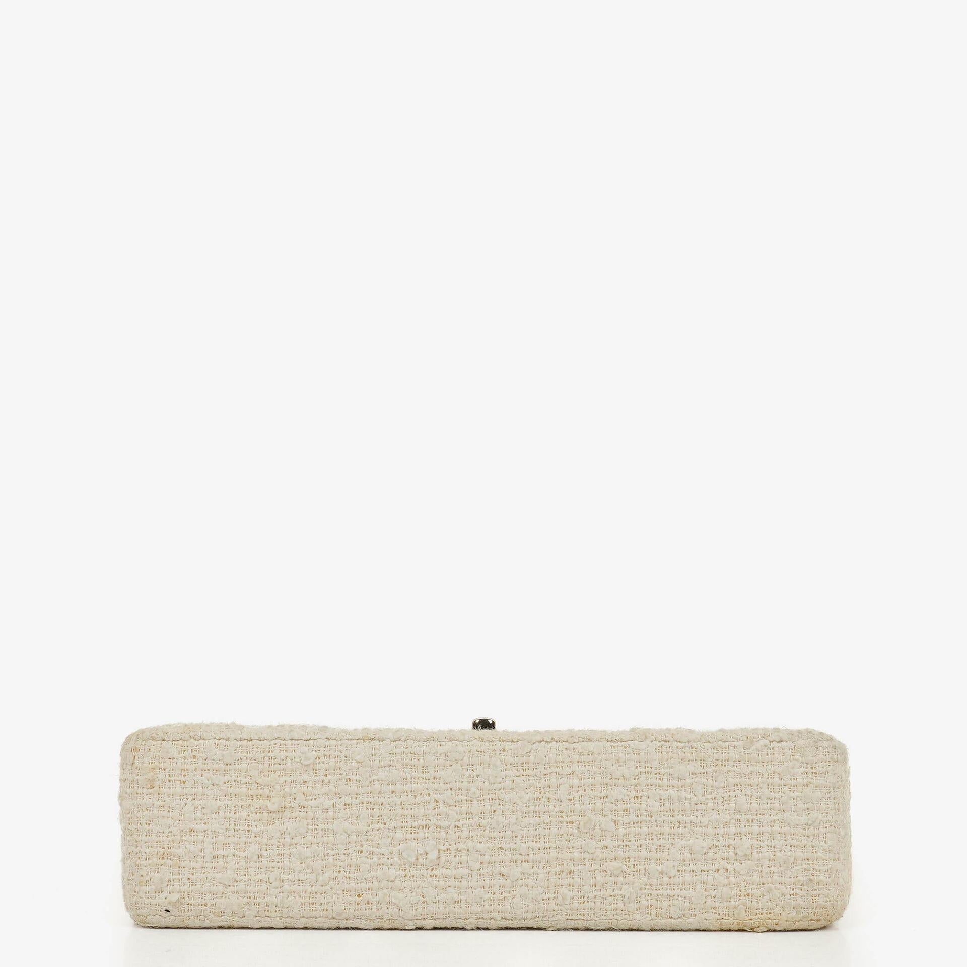 Chanel Medium Doppelklappentasche aus gestepptem Tweed