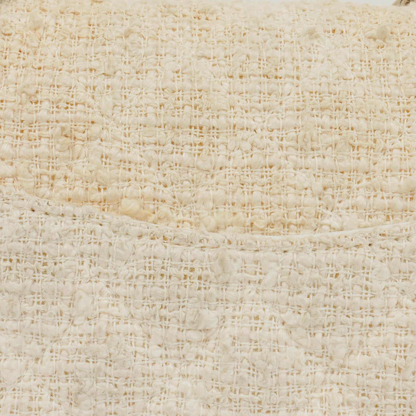 Chanel Medium Doppelklappentasche aus gestepptem Tweed