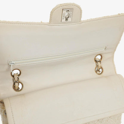Chanel Medium Doppelklappentasche aus gestepptem Tweed