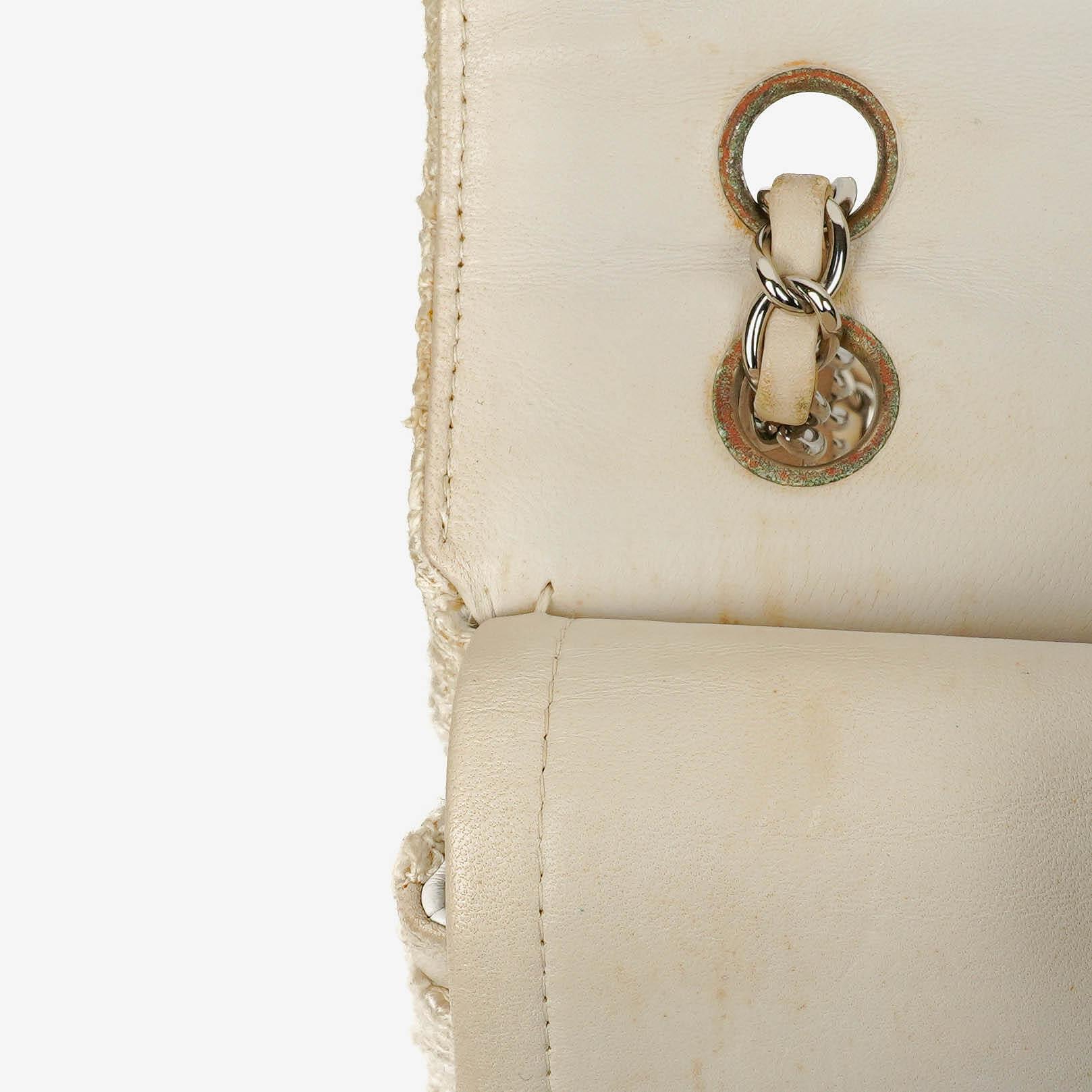Chanel Medium Doppelklappentasche aus gestepptem Tweed