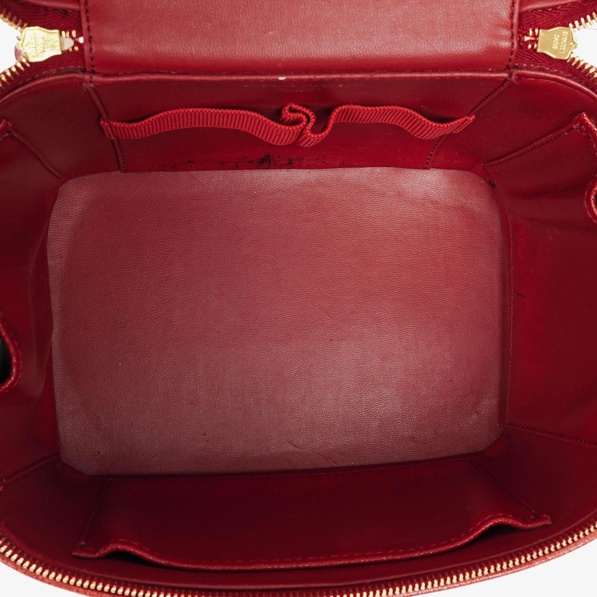 Chanel Vanity Case aus rotem Kaviarleder