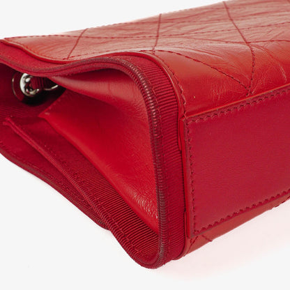 Chanel Flap Bag aus rotem zerknittertem Kalbsleder