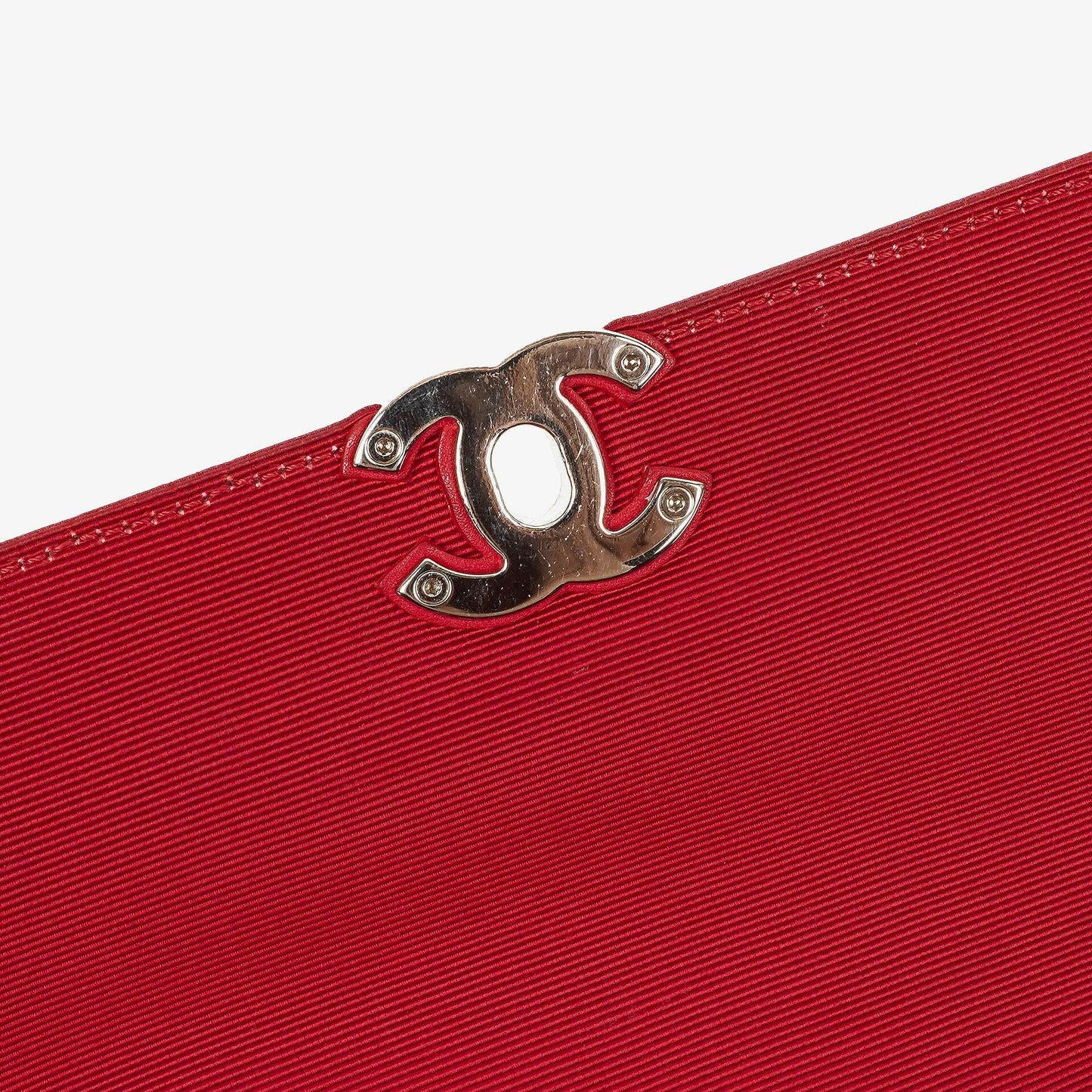 Chanel Flap Bag aus rotem zerknittertem Kalbsleder