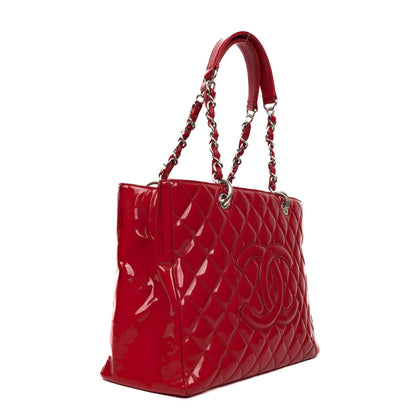 Chanel Grand Shopping Tote aus rotem gestepptem Lackleder