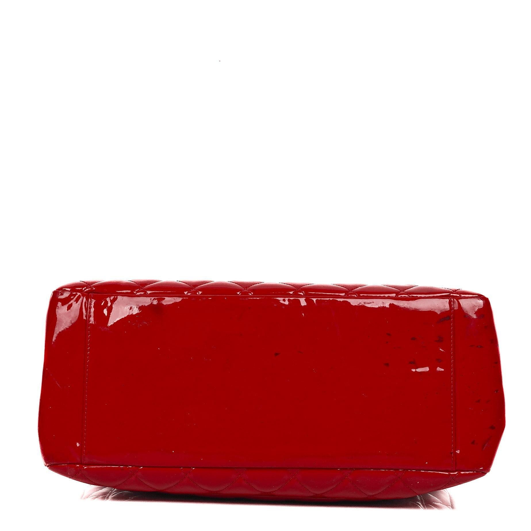Chanel Grand Shopping Tote aus rotem gestepptem Lackleder
