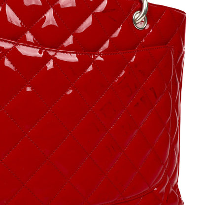 Chanel Grand Shopping Tote aus rotem gestepptem Lackleder