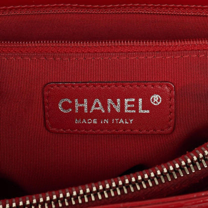 Chanel Grand Shopping Tote aus rotem gestepptem Lackleder