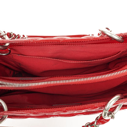Chanel Grand Shopping Tote aus rotem gestepptem Lackleder