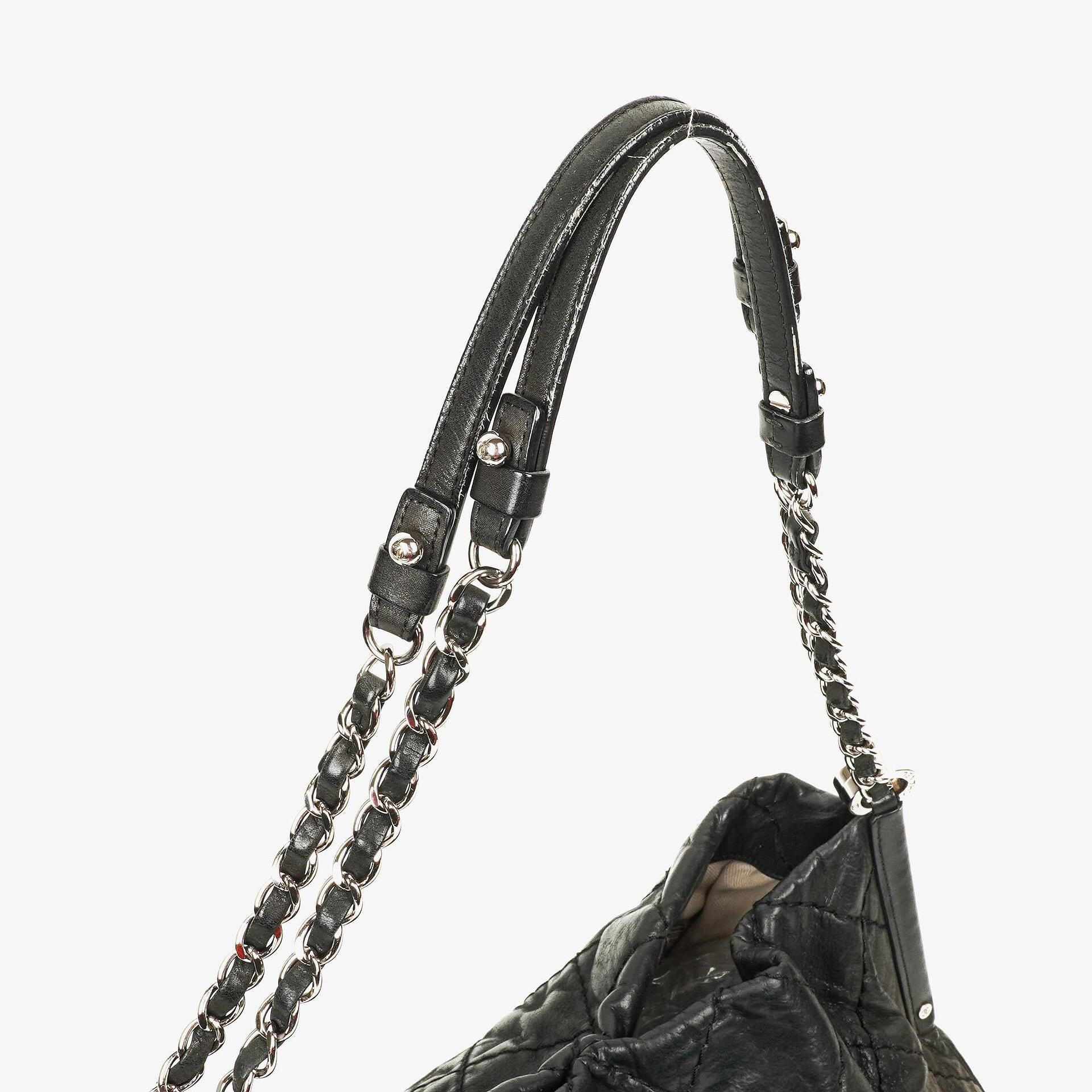 Chanel Sea Hit Medium Schultertasche aus schwarzem gestepptem schillerndem Kalbsleder