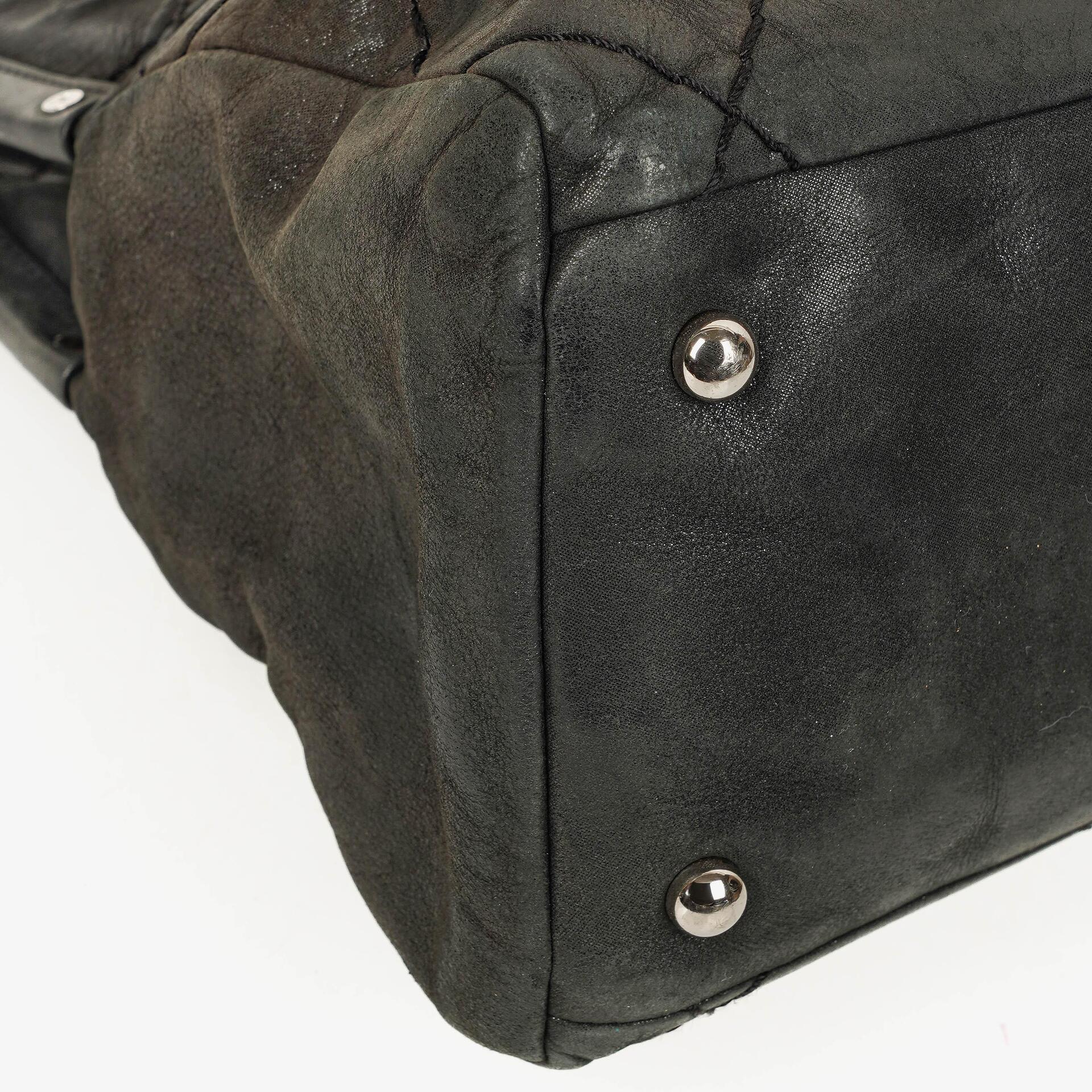 Chanel Sea Hit Medium Schultertasche aus schwarzem gestepptem schillerndem Kalbsleder